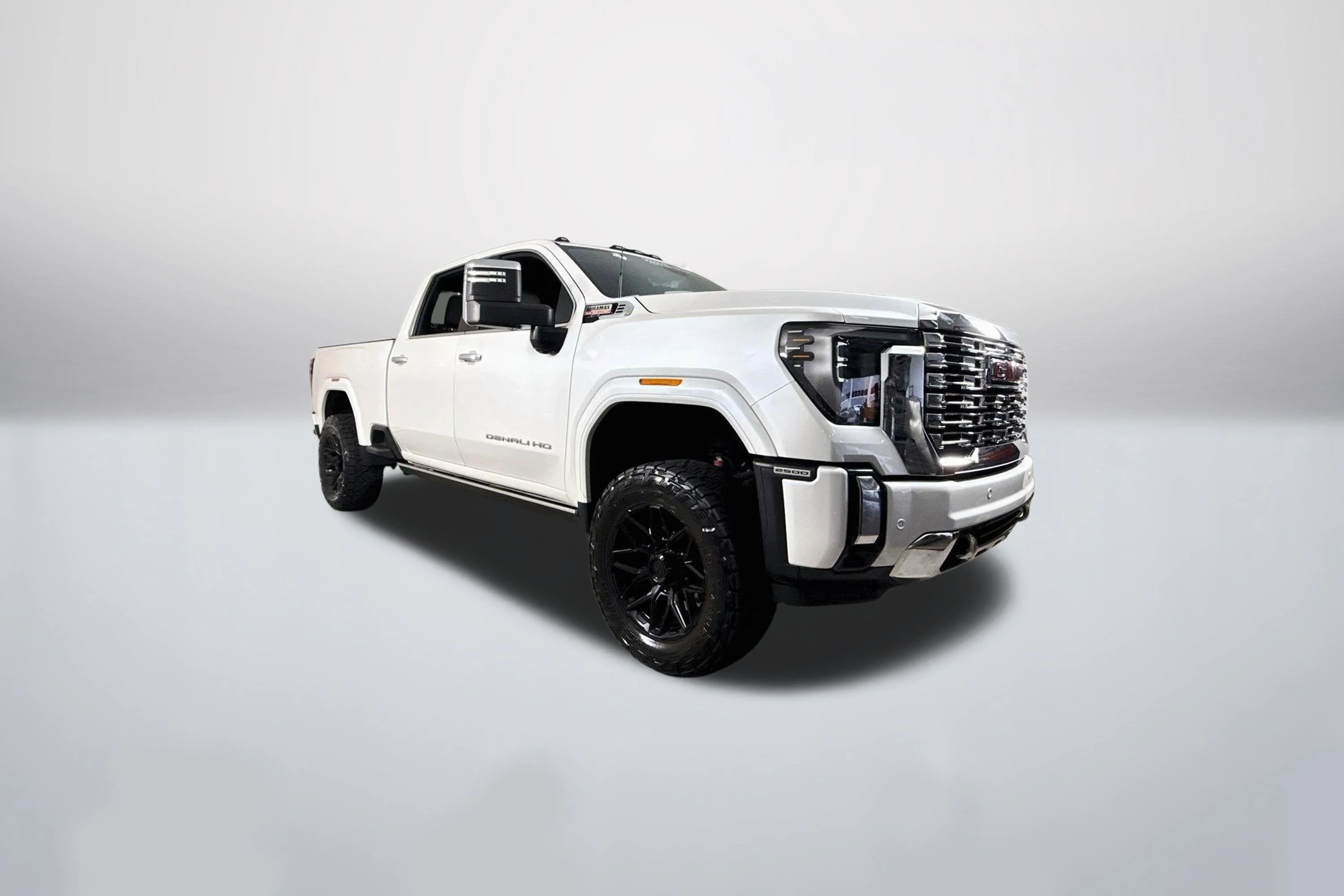 Used 2024 White Frost Tricoat GMC Denali image 1