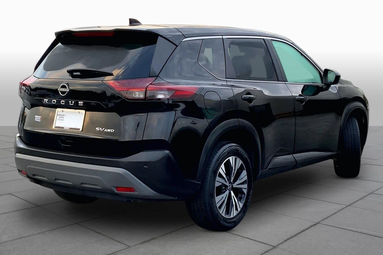 Used 2023 Super Black Nissan SV image 12