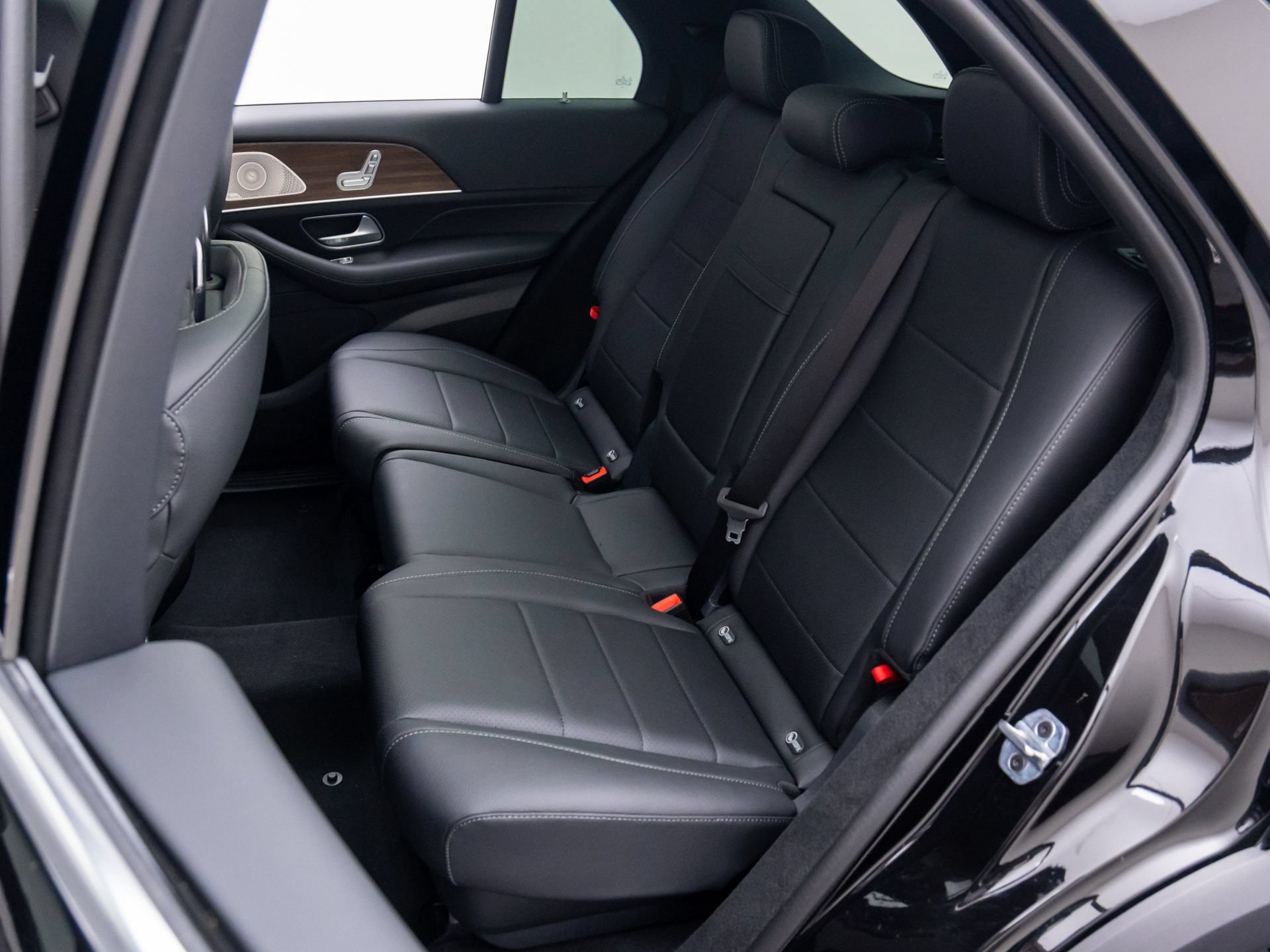 New 2026 Obsidian Black Metallic Mercedes-Benz GLE 350 image 55