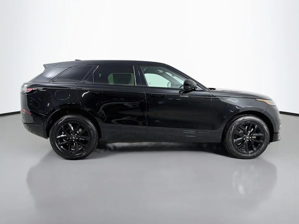 New 2026 Santorini Black Land Rover P250 Base image 4
