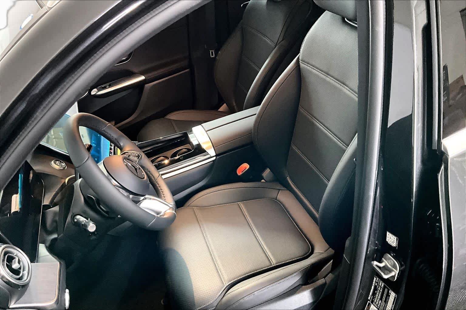 New 2027 Graphite Grey Metallic Mercedes-Benz GLC 300 image 14