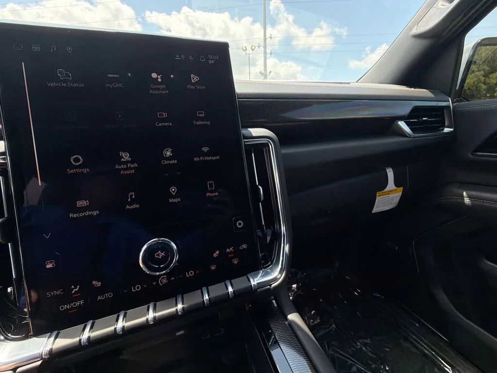 New 2026 Sterling Metallic GMC Elevation image 33