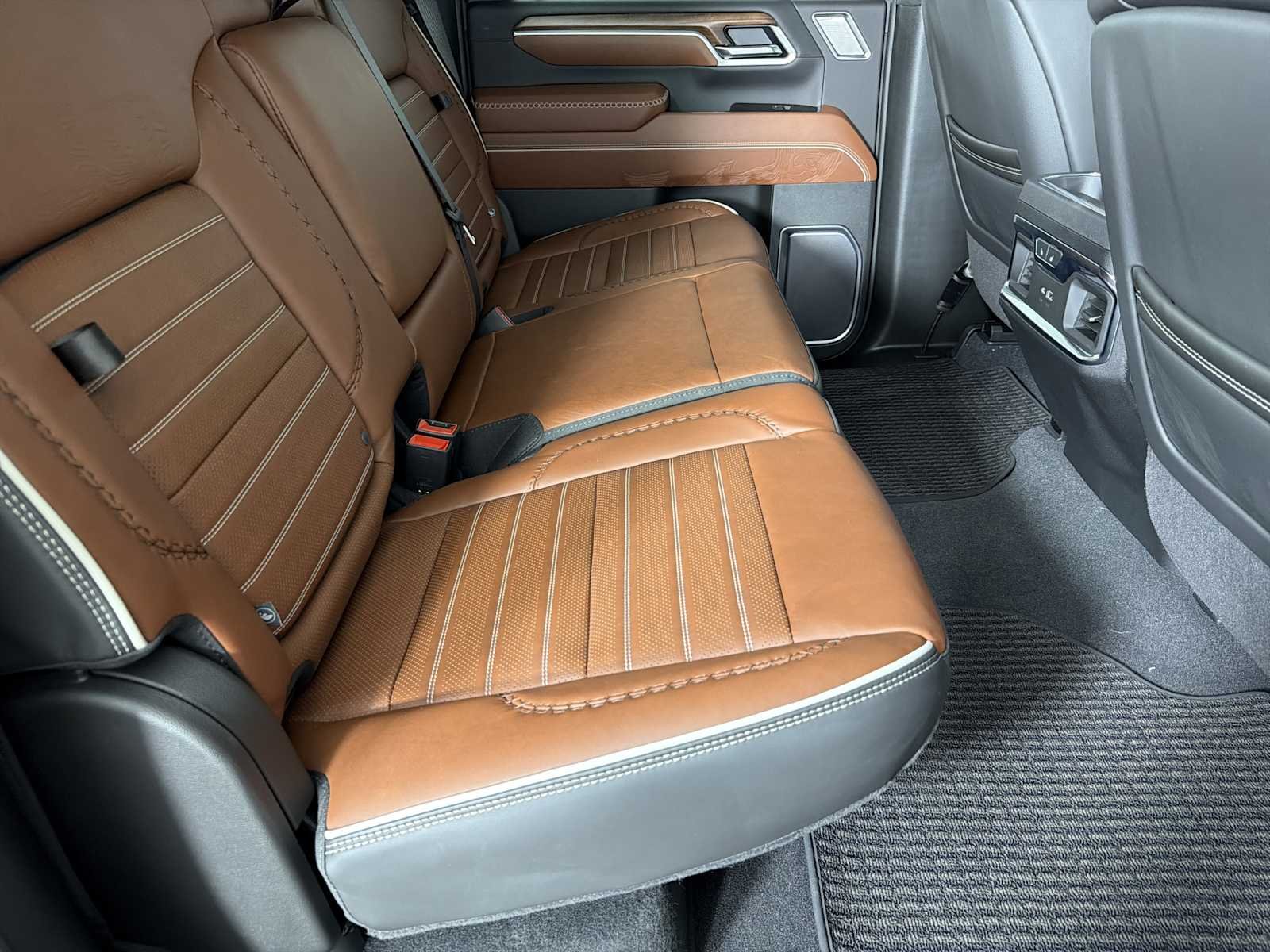 2026 GMC Sierra 2500HD Denali Ultimate - Photo 13