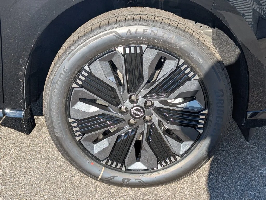 New 2026 Super Black Nissan Platinum image 9