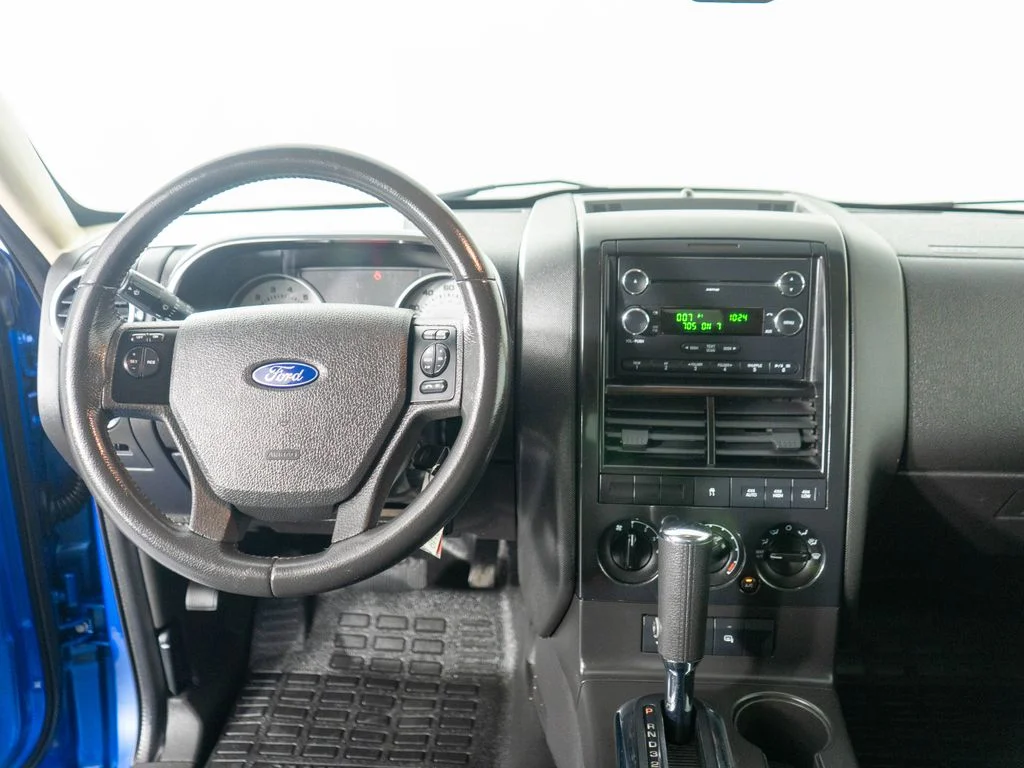 Used 2010 Blue Ford XLT image 12