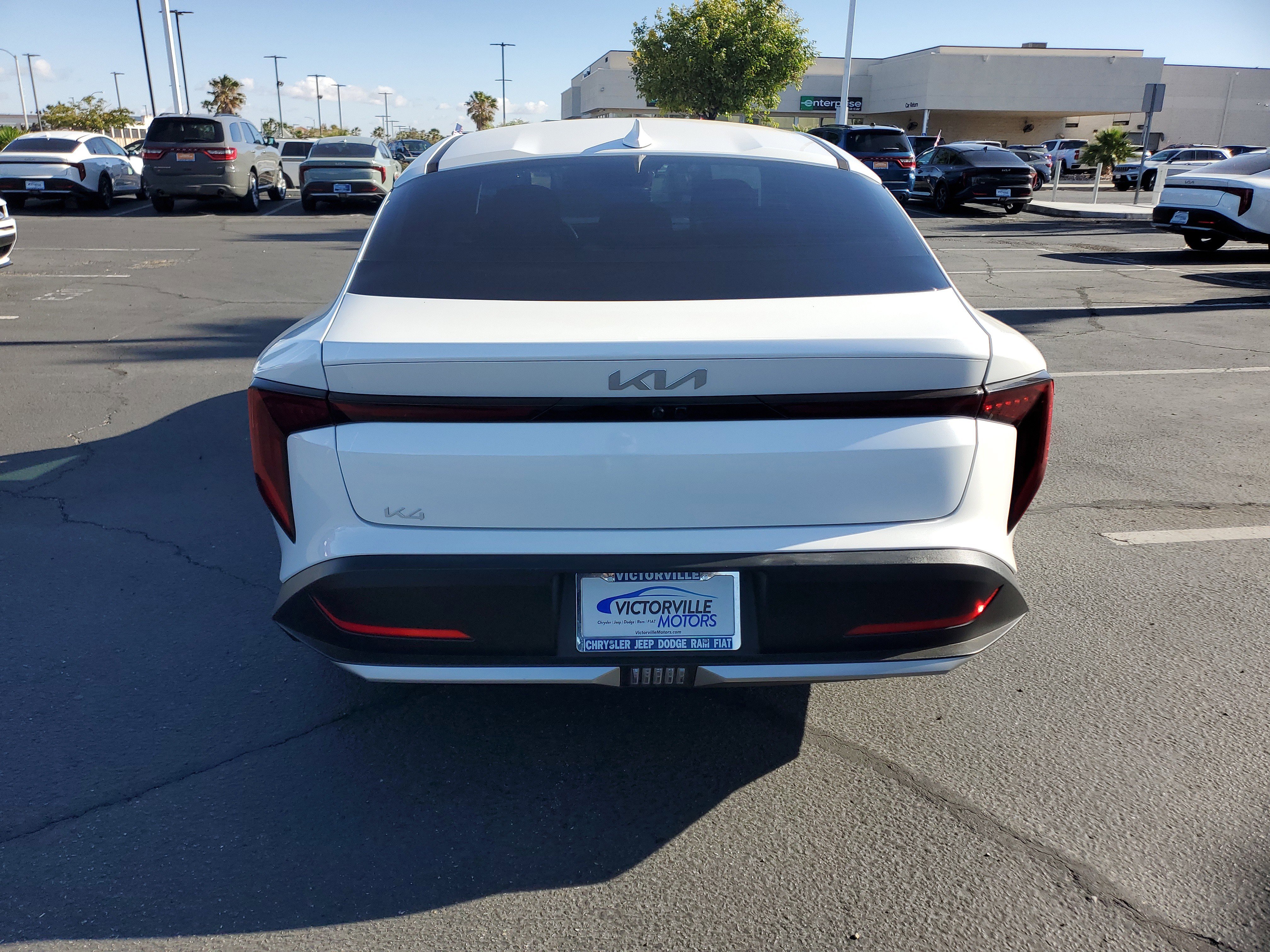 Used 2025 White Kia LXS image 4