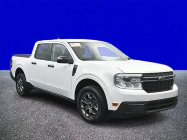 Used 2024 Oxford White Ford XLT image 2
