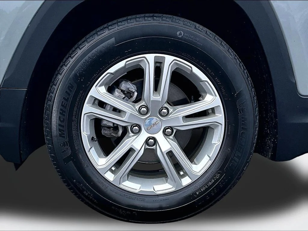 Used 2023 Silver GMC SLE image 9