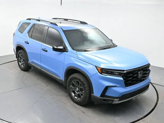 Used 2025 Blue Honda TrailSport image 17