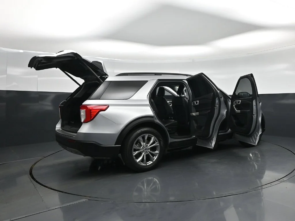 Used 2021 Silver Ford XLT image 5