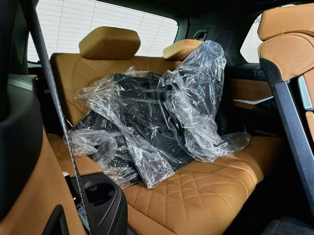 New 2027 Brooklyn Grey Metallic BMW xDrive40i image 29