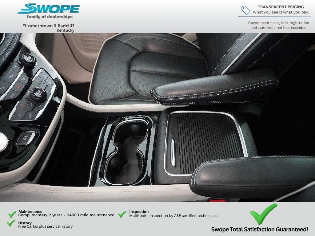 Used 2024 Silver Mist Clearcoat Chrysler Limited image 25