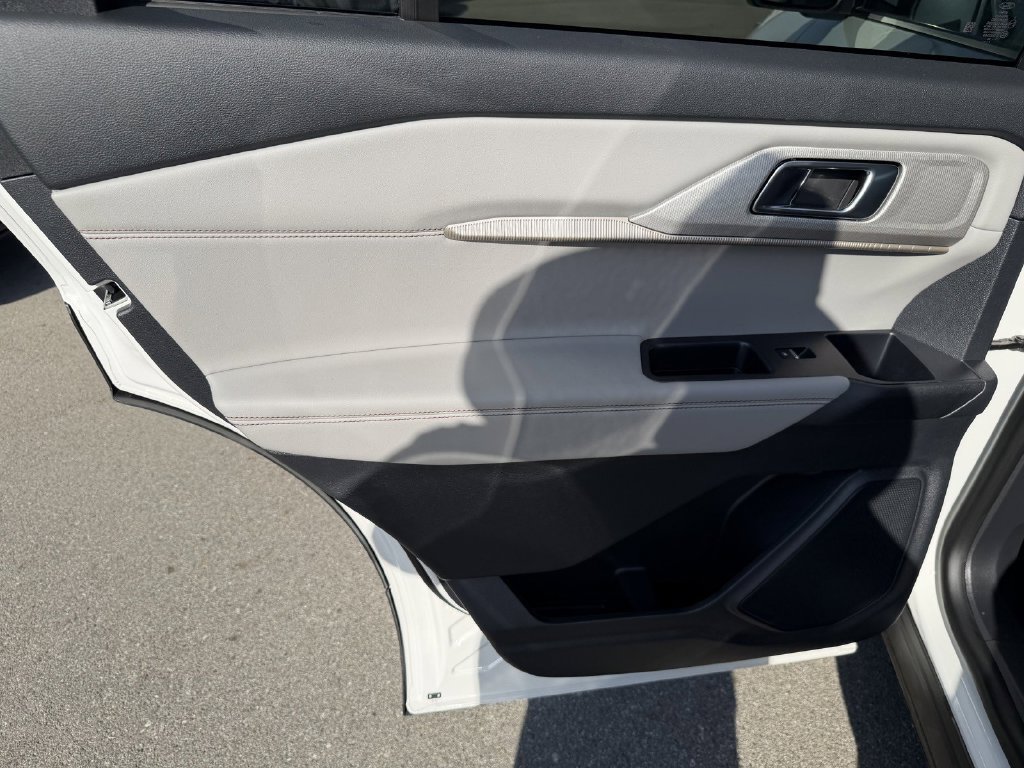 New 2026 Star White Metallic Tri-Coat Ford Active image 20