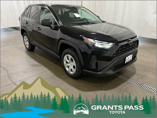 2024 Toyota RAV4 LE AWD's photo