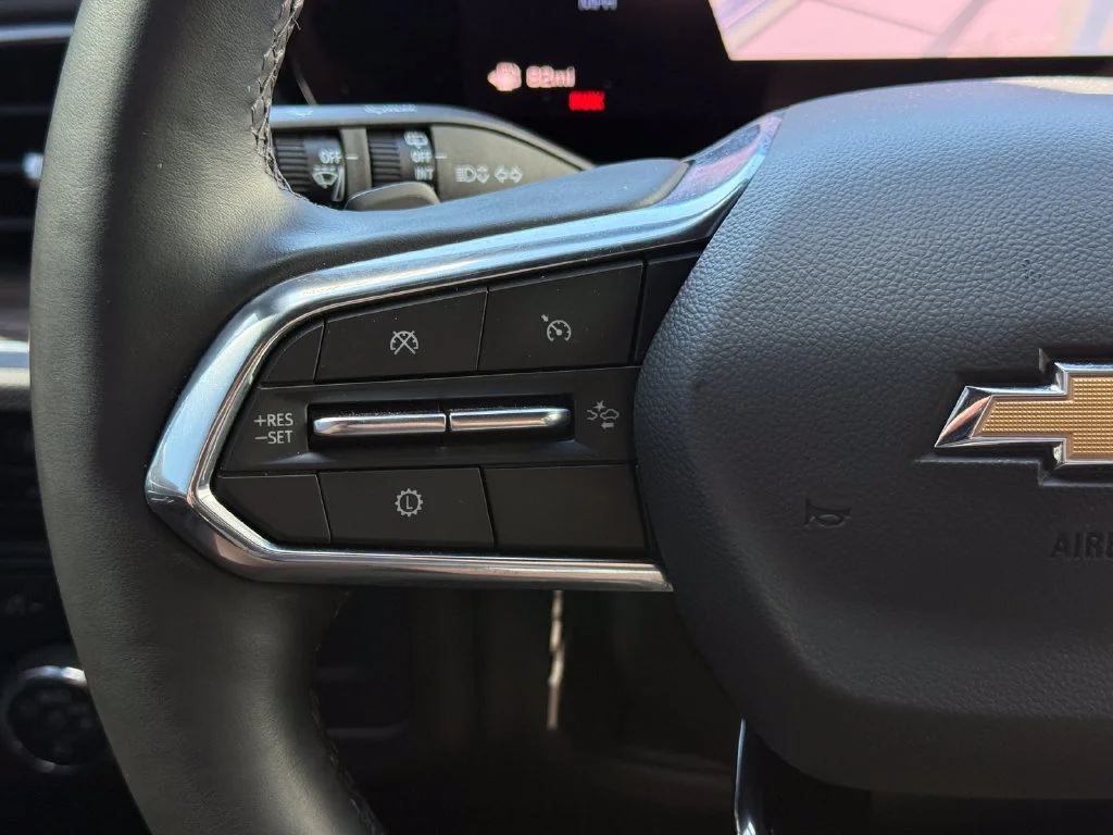 Used 2025 Black Chevrolet Premier image 8