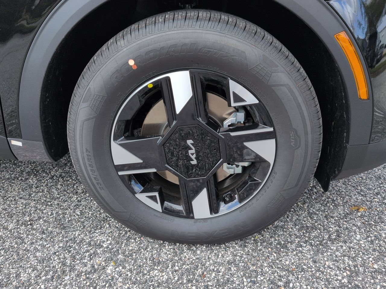 New 2027 Fusion Black Kia LX image 12