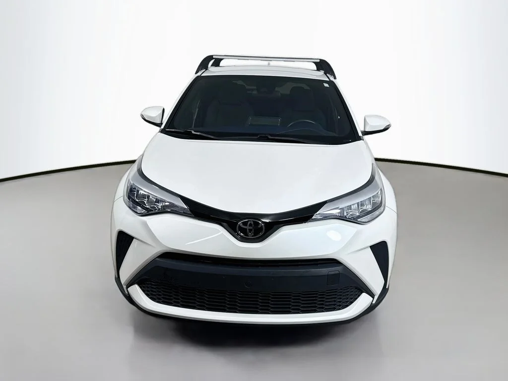 Used 2022 Wind Chill Pearl Toyota XLE image 2