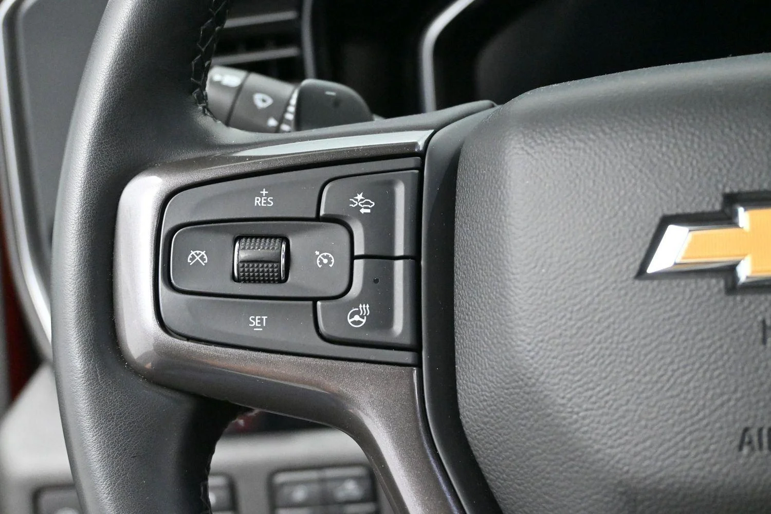Used 2023 Radiant Red Tintcoat Chevrolet High Country image 18