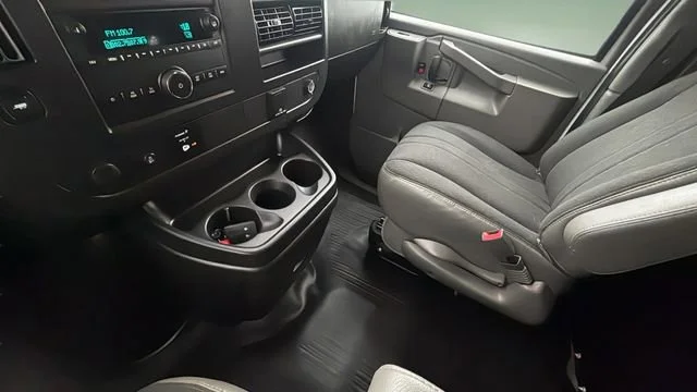 Used 2024 Summit White GMC Work Van image 17