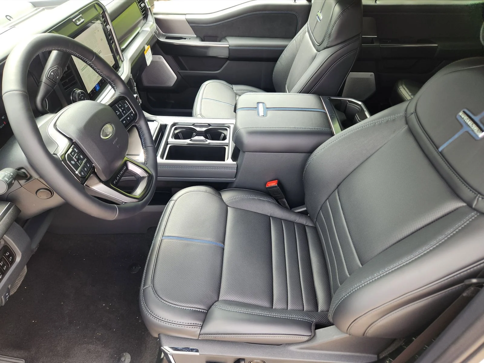 New 2026 Star White Metallic Tri-Coat Ford F-250® Platinum® image 9
