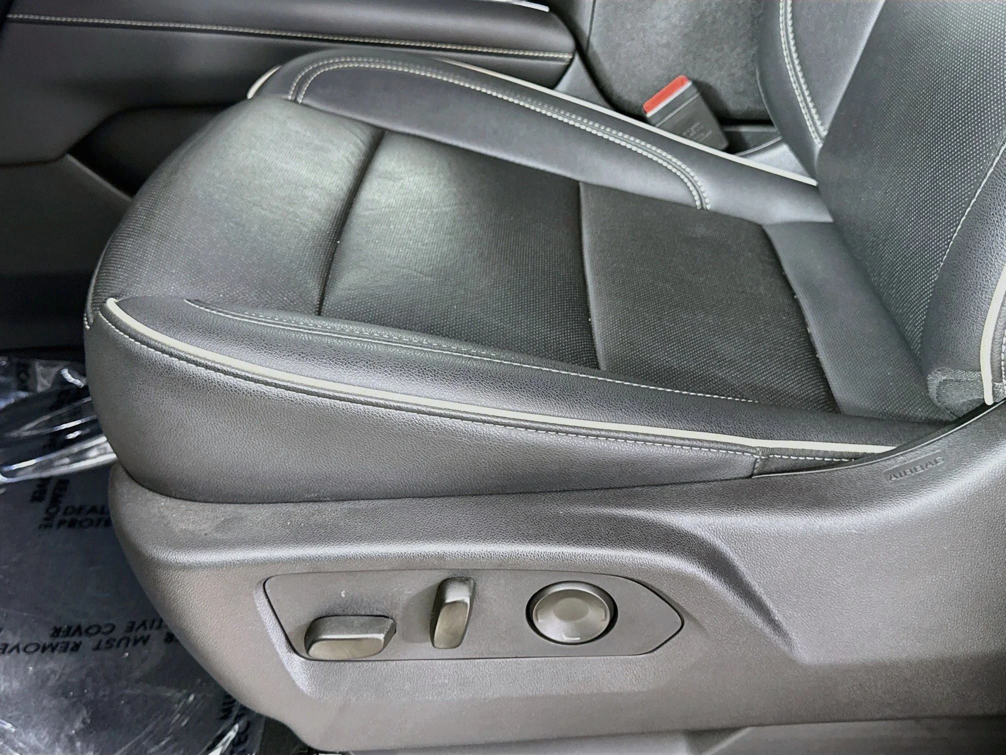 Used 2025 Black Chevrolet Premier image 22