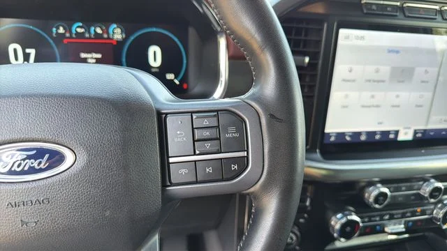 Used 2023 White Ford Lariat image 25