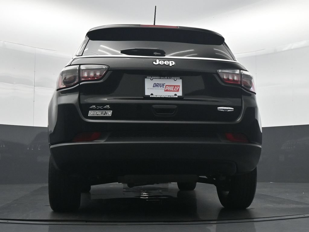 Used 2024 Black Jeep Latitude image 29