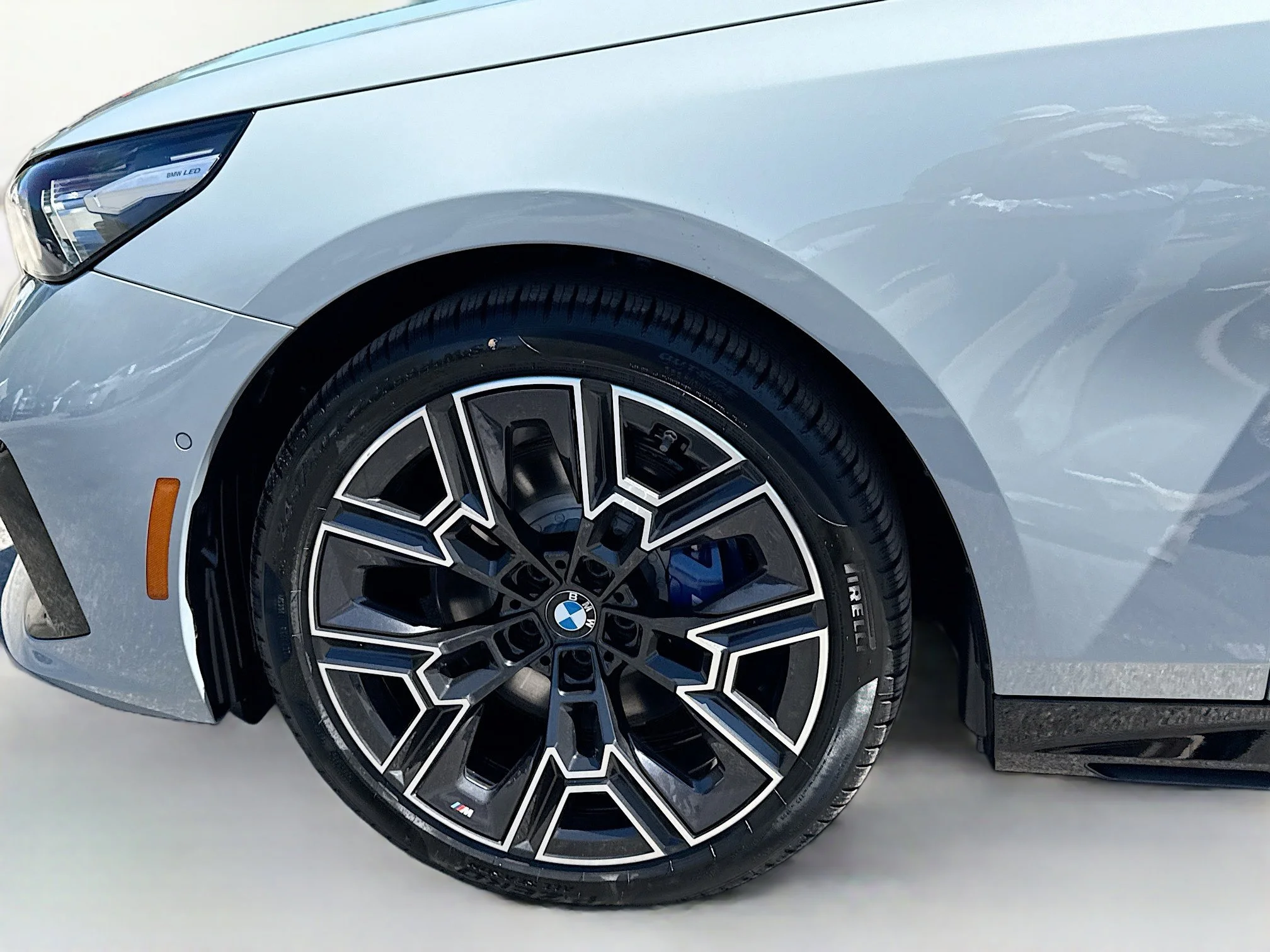 New 2027 Brooklyn Grey Metallic BMW 530i image 42