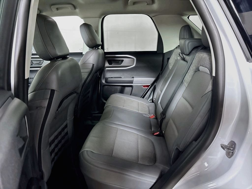 Used 2025 White Ford Badlands image 19