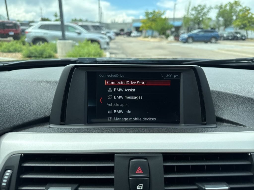 Used 2018 Black Sapphire Metallic BMW 320i xDrive image 19
