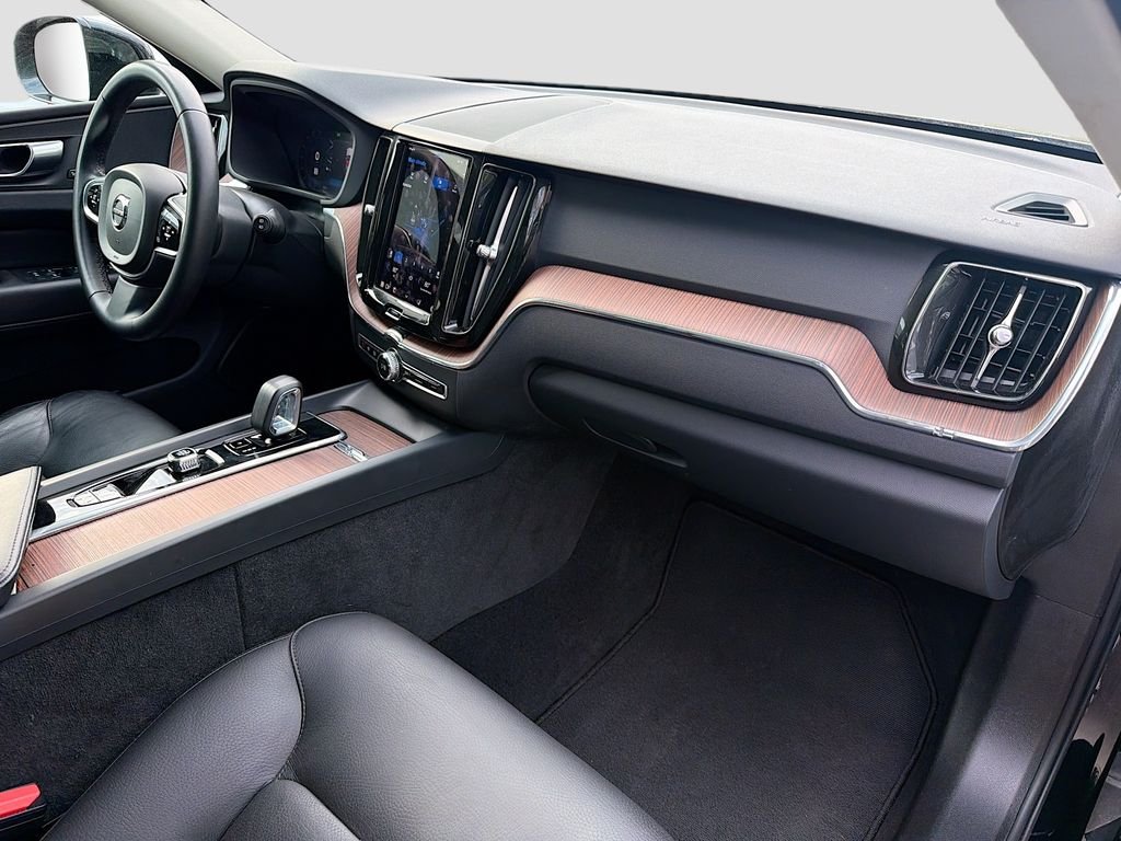 2023 Volvo XC60 Plus - Photo 29