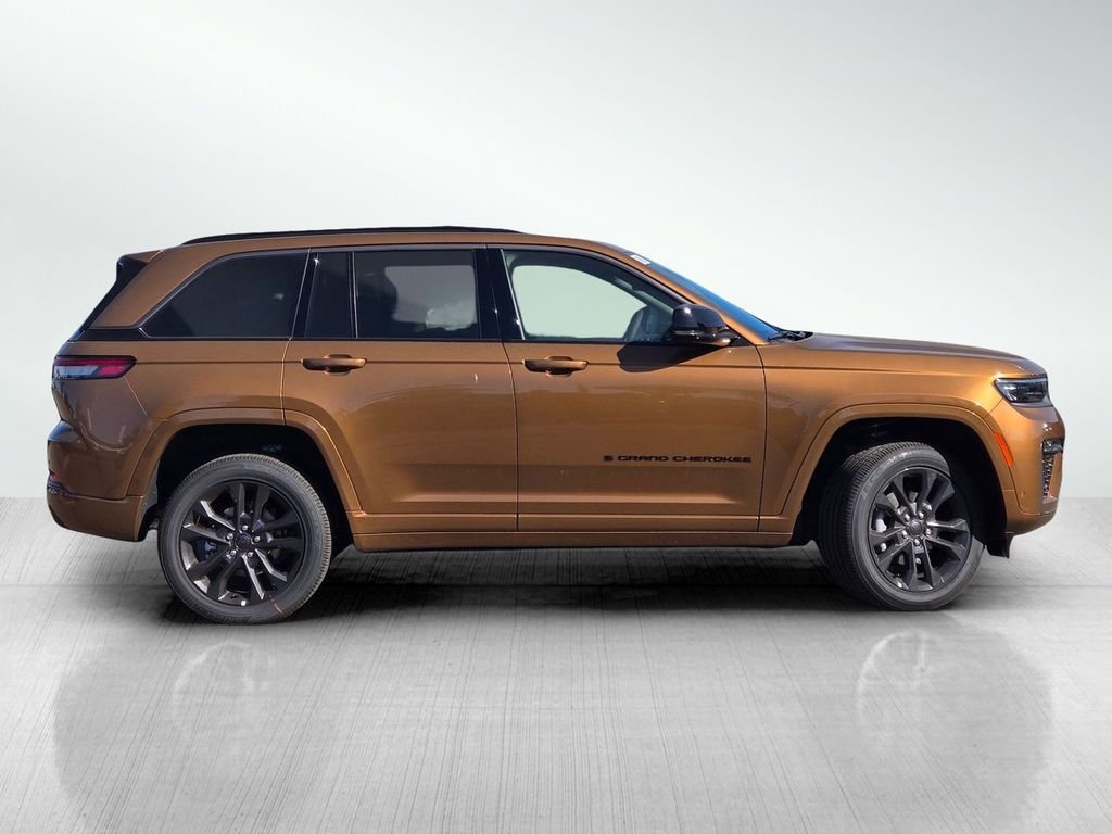 New 2026 Copper Shino Metallic Clear-Coat Exterior Paint Jeep Limited Reserve image 3