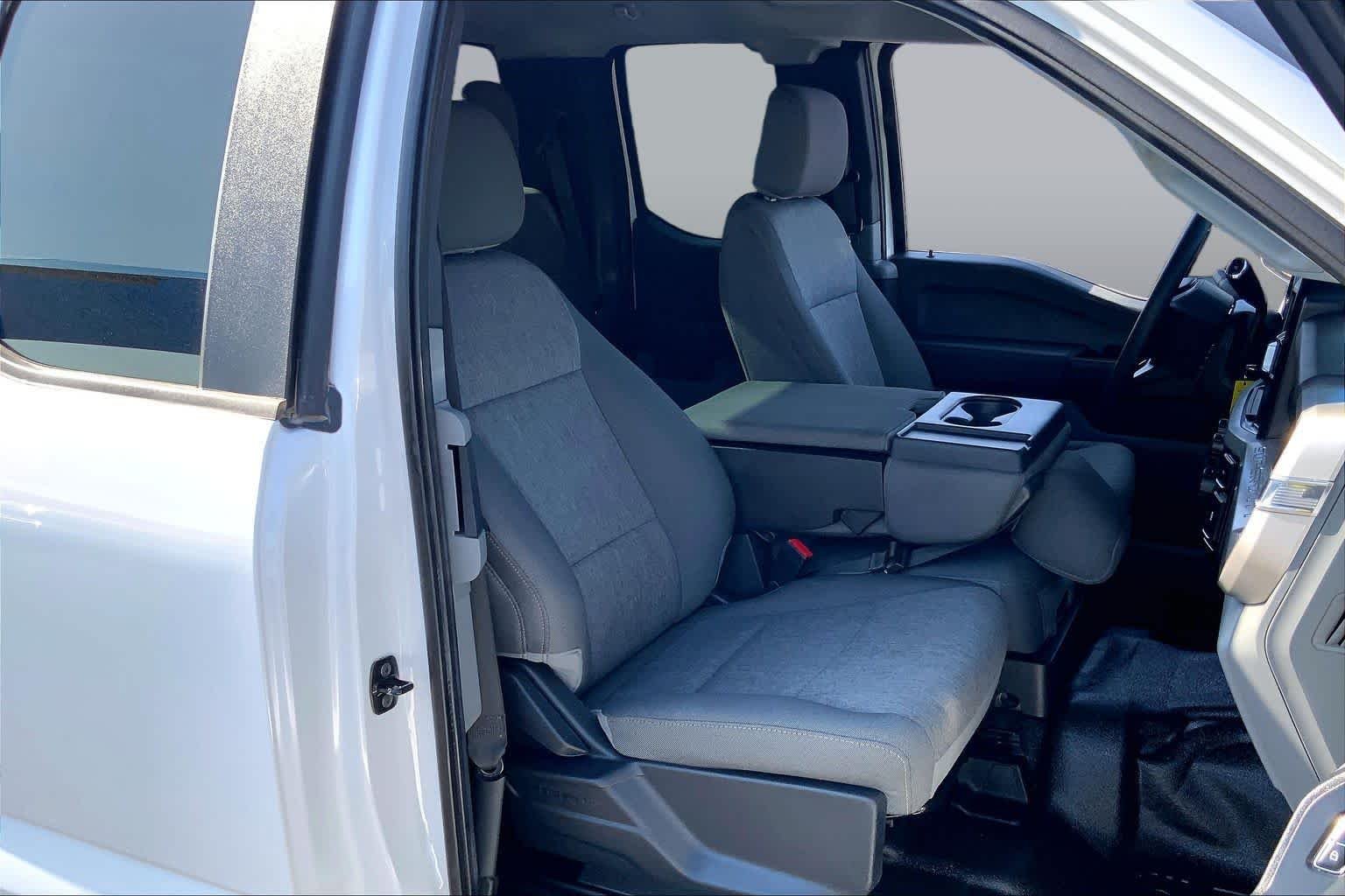 Used 2025 White Ford XL image 9