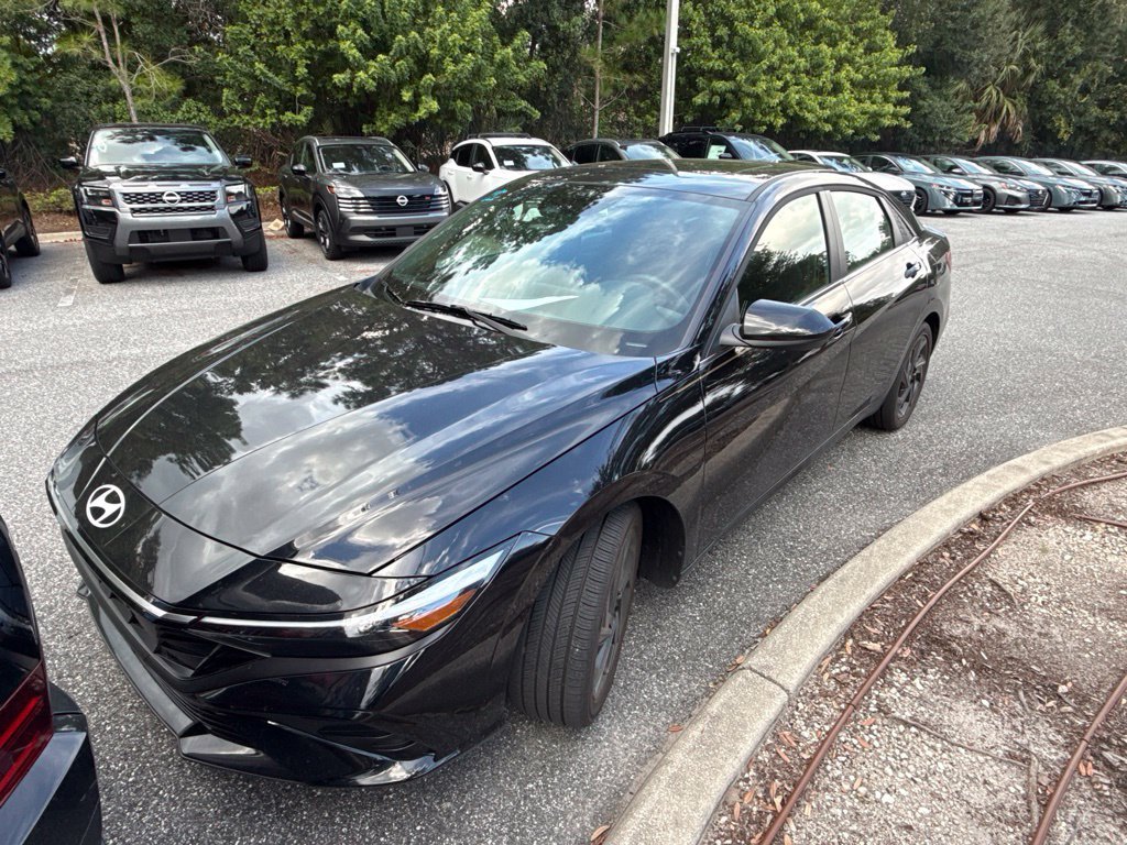 Used 2026 Black Hyundai SEL Sport image 2