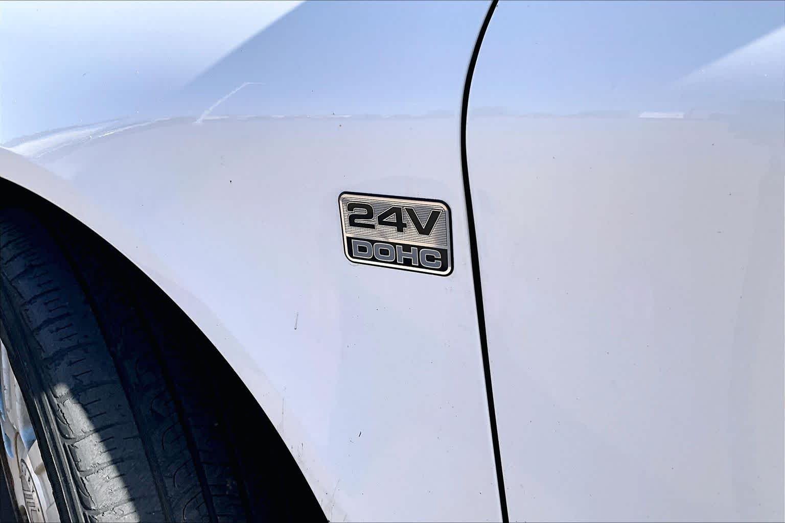 Used 2005 Vibrant White Mercury LS image 9