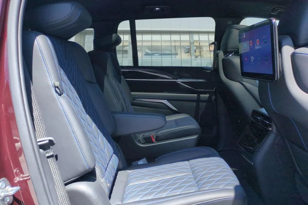 2026 Cadillac Escalade IQ Sport - Photo 16