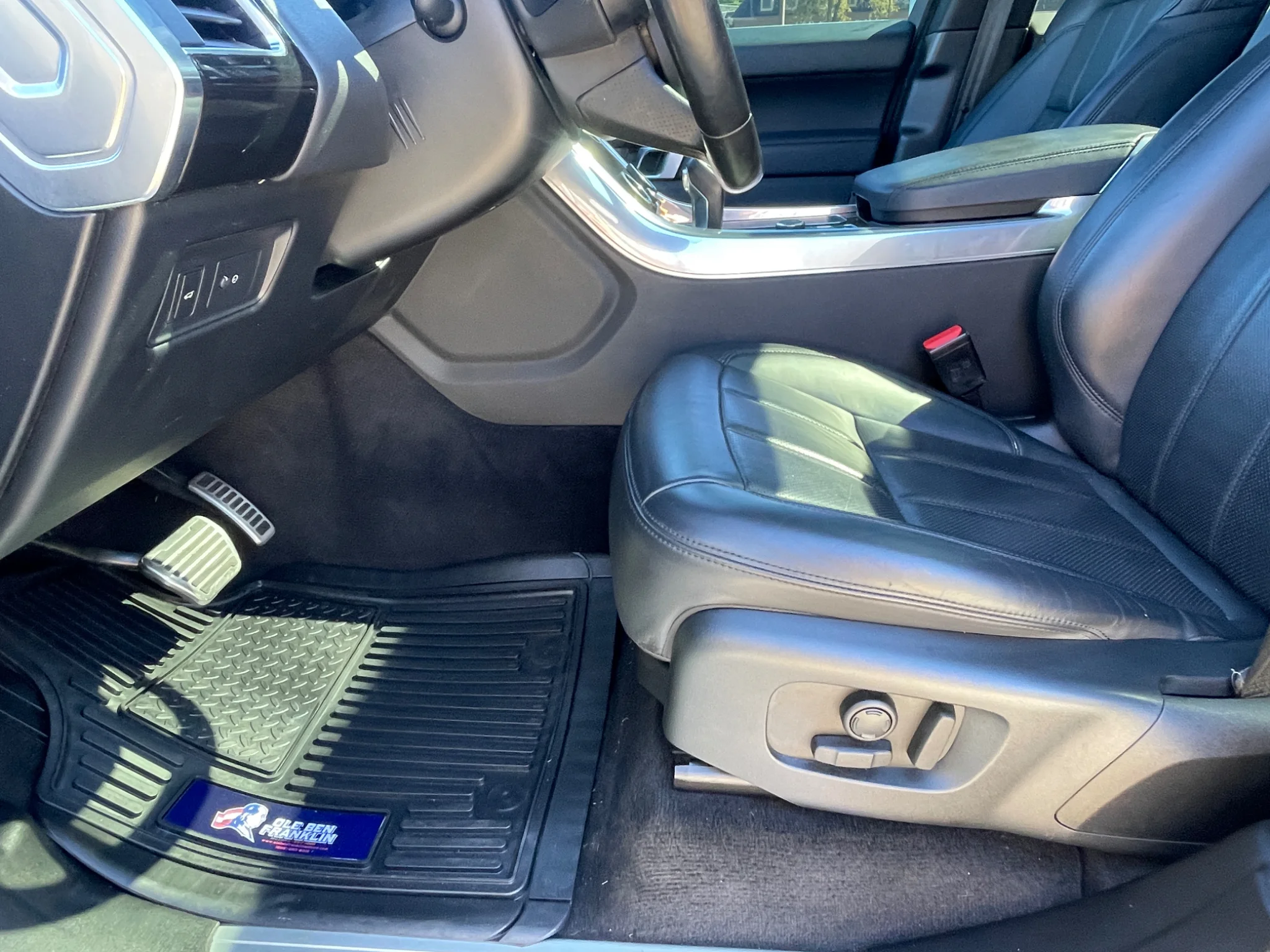 Used 2022 White Land Rover HSE Silver Edition image 21