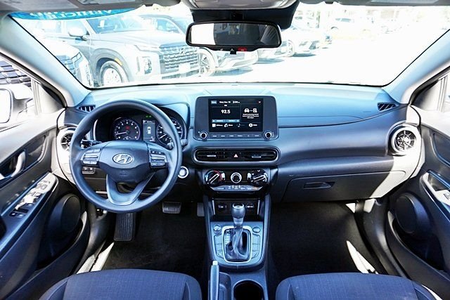 Used 2023 White Hyundai SEL image 17