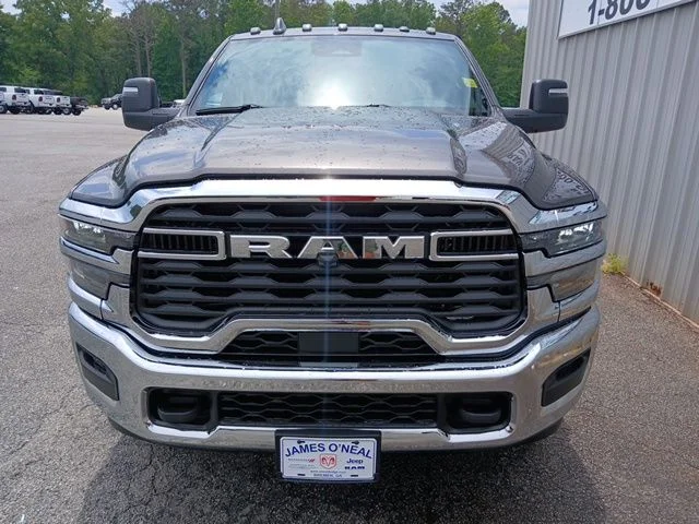 New 2026 Granite Crystal Metallic Clearcoat RAM Tradesman image 10