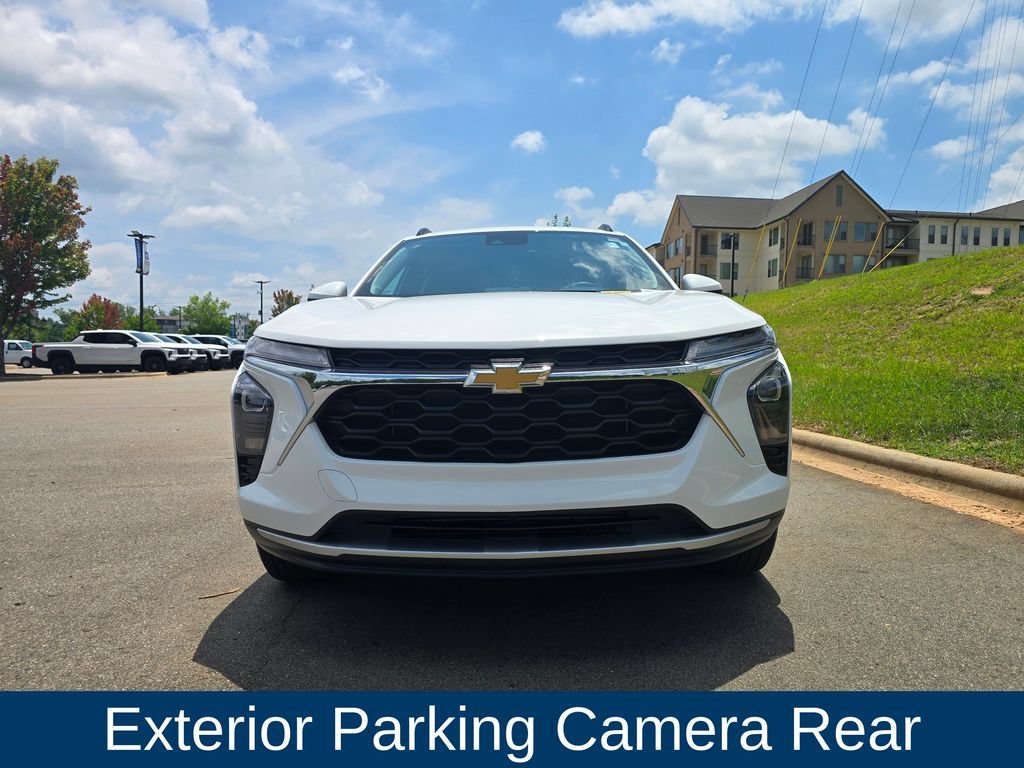 Used 2024 Summit White Chevrolet LT image 6