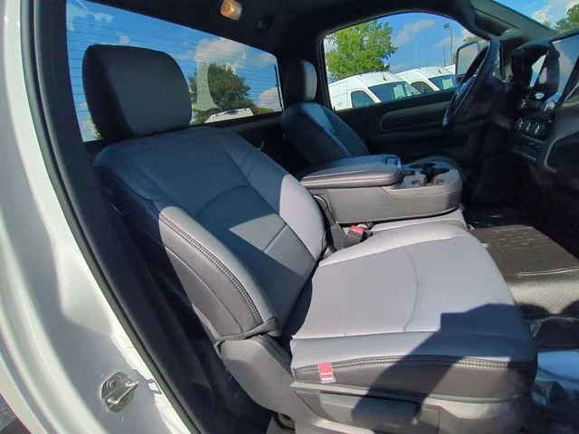 New 2025 Bright White Clearcoat RAM Tradesman image 30