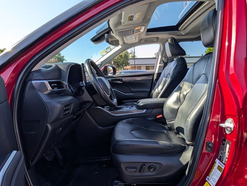2022 Toyota Highlander Limited - Photo 12