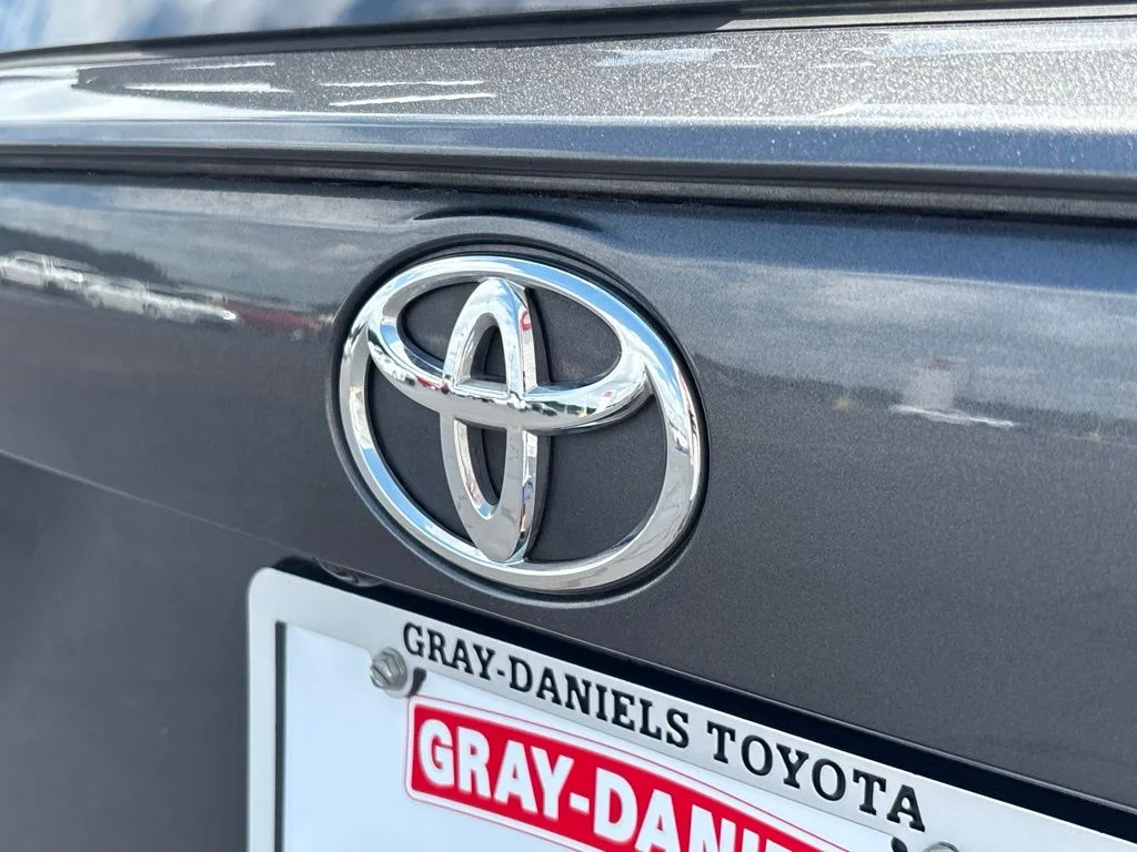 Used 2019 Gray Toyota XLE image 31