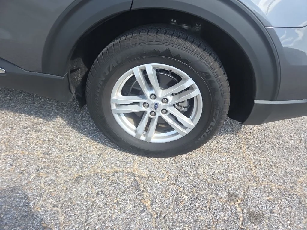 Certified Used 2023 Gray Ford XLT image 17