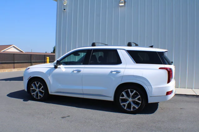 Used 2021 Hyper White Hyundai Limited image 3