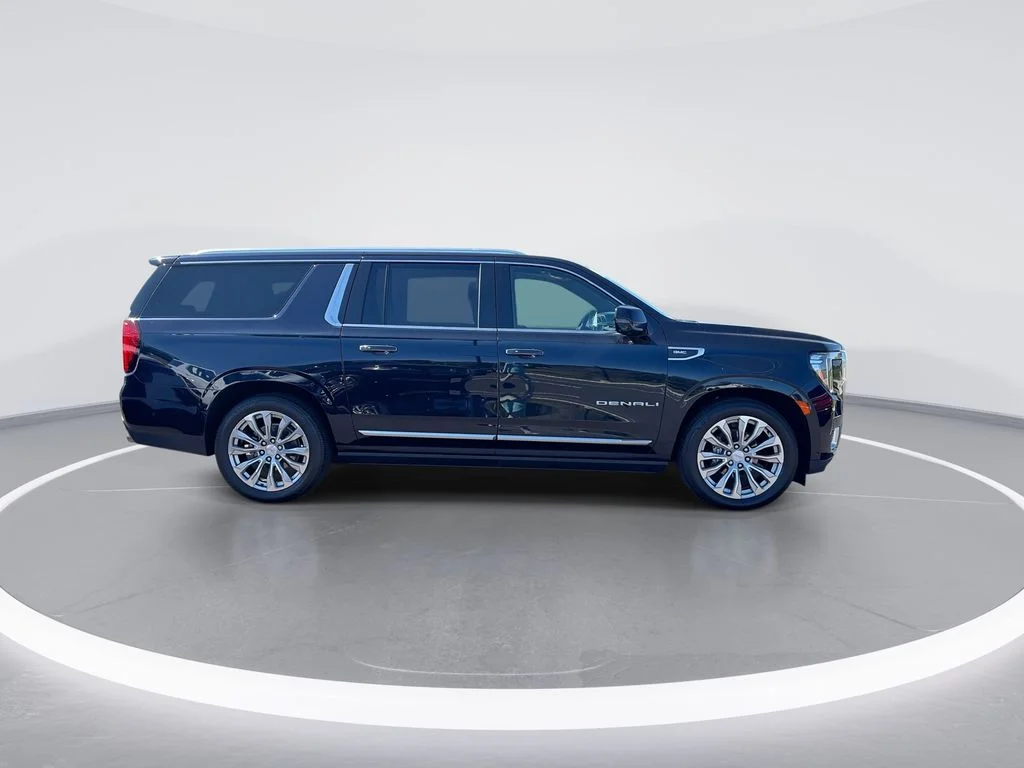 Used 2024 Blue GMC Denali image 9