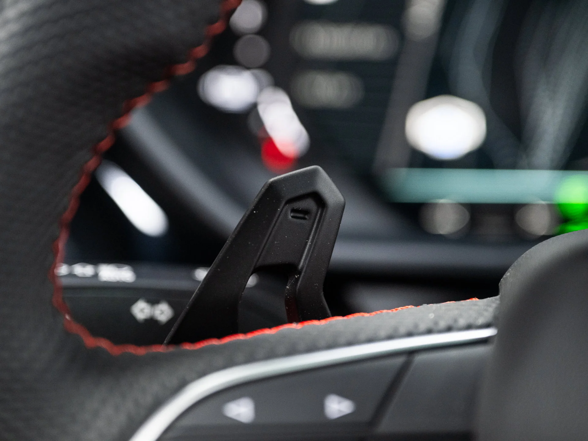 Used 2025  Lamborghini SE image 80