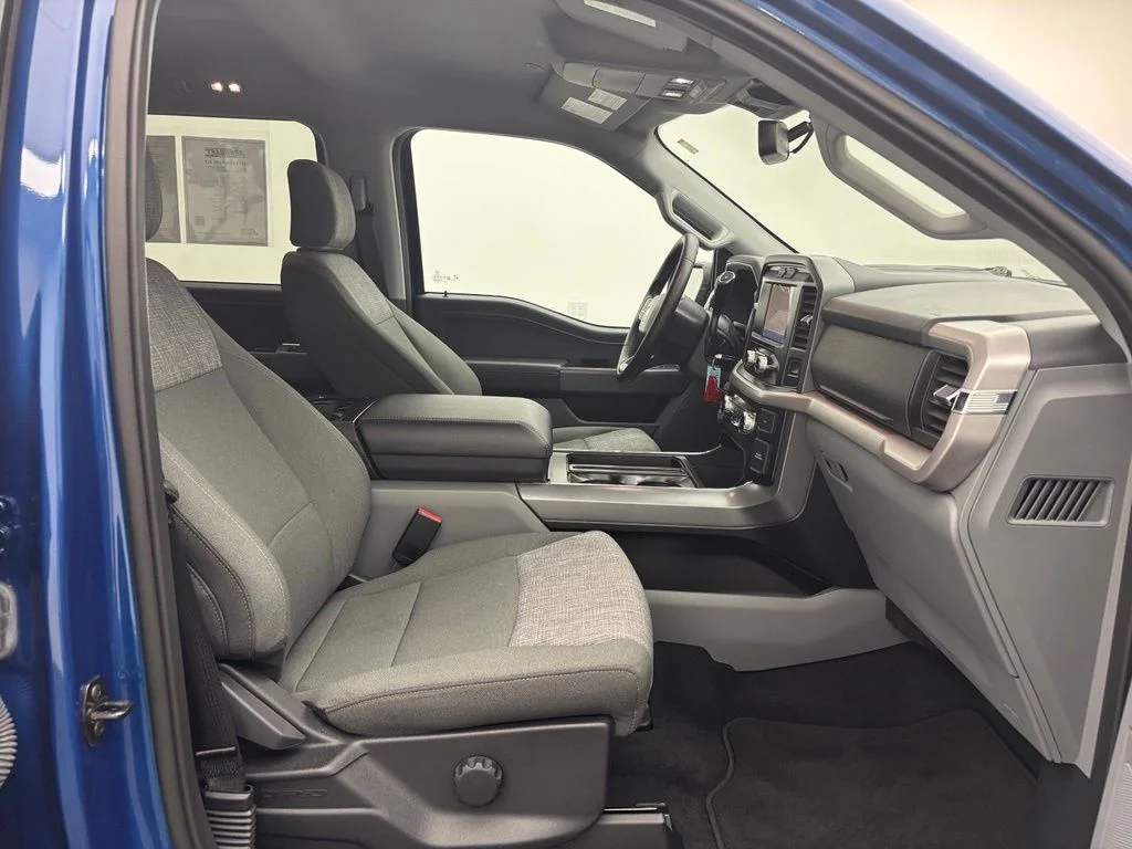Used 2023 Blue Ford XLT image 31