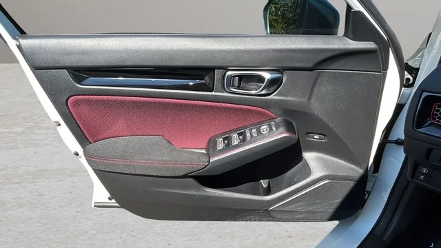 Used 2024  Honda Base image 17