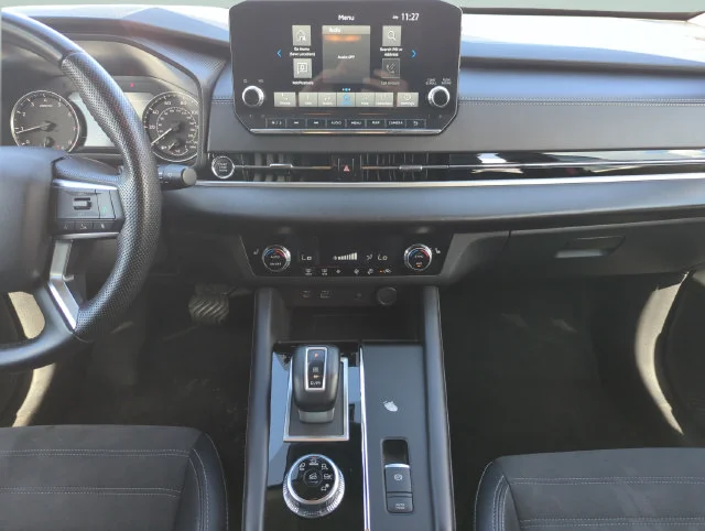 Used 2024  Mitsubishi SE image 27